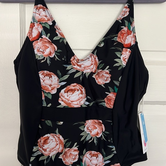Cupshe one piece padded bathingsuit black with flowers. Never worn. Size large. - Picture 3 of 6